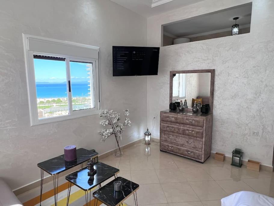 Vue Mer-moderne-en Plein Centre Apartment Charf